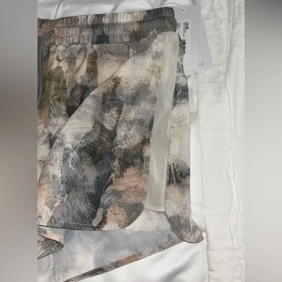 JOHNNY WAS CALME ELASTIC WAIST MULTI COLOR SHORTS - Picture 2 of 3